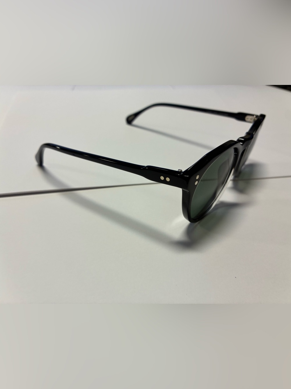 Raen Sunglasses - Classic Round Frame